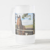 Braunes Pferd, Tulip genannt, Mattglas Bierglas (Vorderseite Links)
