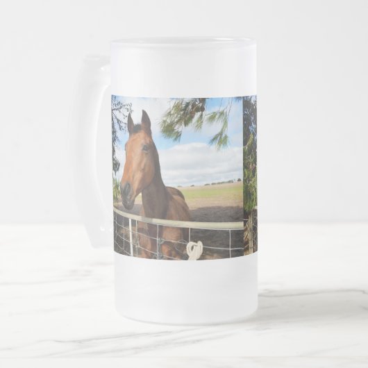 Braunes Pferd, Tulip genannt, Mattglas Bierglas (Vorderseite Links)