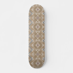 braunes und blaues Muster auf weißem Hintergrund Skateboard