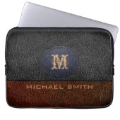 Braunes und schwarzes Leder. Custom Monogram Laptopschutzhülle (Vorderseite)