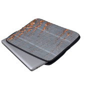 Braungetrocknete Blätter auf Wasser Laptopschutzhülle (Vorne Knopf)