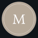 Braunholz-Hochzeit Runder Aufkleber<br><div class="desc">Hashwood-Braun-Minimalistisch-Monogramm-Hochzeitsticker</div>