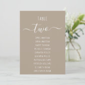Braunmodernes weißes Skript Braune Sitzordnungskar (Stehend Vorderseite)