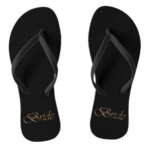 Braut, goldene Drehbuch elegante schwarze Hochzeit Badesandalen