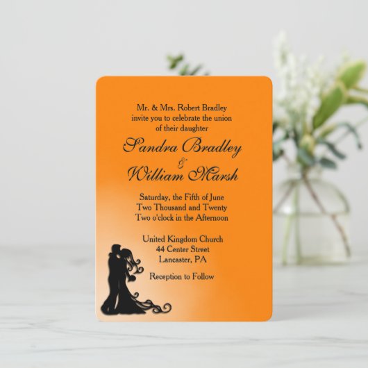 Braut, Groom Orange und Schwarze Hochzeit Einladun Einladung (Stehend Vorderseite)