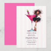 Braut in einem winzigen bisschen rosa Martini Jung