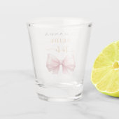 Braut in Rosa-Bogen-Perlen elegante Hen Night Schnapsglas (Rückseite)