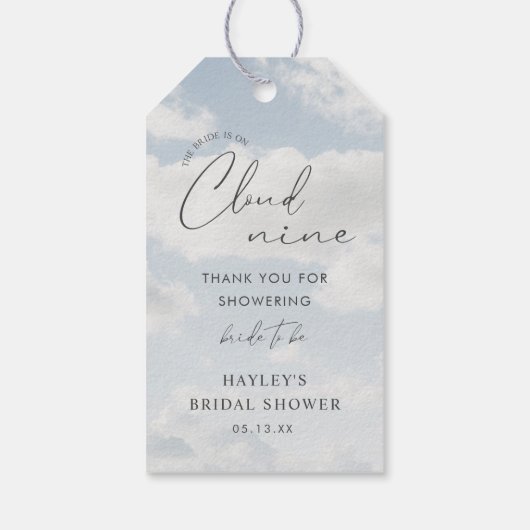 Braut ist auf Cloud Nine Brautparty Geschenkanhänger (Rückseite)