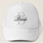 BRAUT-Monogramm-Fernlastfahrerhut für wedding Truckerkappe<br><div class="desc">Brautmonogramm-Fernlastfahrerhut für wedding Party. Lustige Flitterwochengeschenkidee,  damit bald verheiratete Frau sind. Kundenspezifischer mit Monogramm Entwurf mit stilvoller Skripttypographie. Noble Schwarzweiss-Logokappe. Heiratzusätze für wedding Party,  Brautparty,  bachelorette,  Mädchen weekend,  Flitterwochen etc.</div>