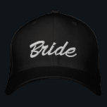 Braut Schwarz-weiße benutzerdefinierte Skript eleg Bestickte Baseballkappe<br><div class="desc">Bride schwarz-weiß benutzerdefinierte Skript elegante schicke Hochzeit bestickt Baseball Cap. Anpassbarer weißer Text,  schwarzer Hintergrund. Erhältlich in vielen Farben und Stilvarianten.</div>
