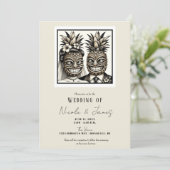 Braut und Groom Aloha Pineaple Tiki Kopfhochzeit Einladung (Stehend Vorderseite)