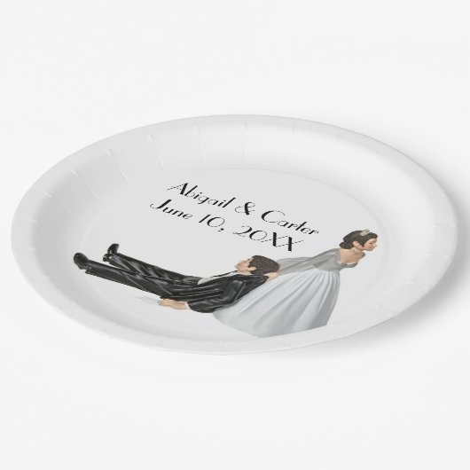 Braut und Groom Hochzeit Spaß auf Weiß Pappteller (Schrägansicht)