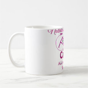 Brautjungfer im rosa Camp Namen Datum Jahr Jungges Kaffeetasse