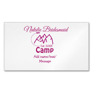 Brautjungfer im rosa Camp-Outfit mit Name Datum Ja Magnetische Visitenkarte