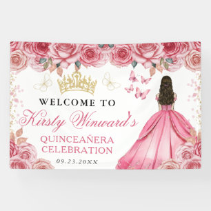 Brautjungfer im rosa Kleid mit Blumen für Quincean Banner