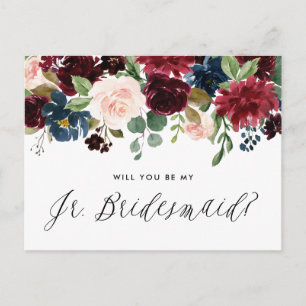 Brautjungfer mit burgunder und blauer Blumen-Garla Einladungspostkarte