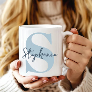 Brautjungfer   Moderne Staubblaue Monogramm-Initia Kaffeetasse