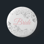 Brautknopf Rosa & Grau Button<br><div class="desc">Identifizieren Sie die Hauptakteure Ihres Brautparty, Ihrer Hochzeit oder Ihres Abendessens mit unseren eleganten, rosa & grauen Tasten. Dieser Knopf wurde für die Koordination mit unserer Pink & Gray Elegant Wedding Suite konzipiert und verfügt über eine Silver Imitate Folie, die auf einem weißen Hintergrund geblüht ist. Perfekt als Gutes oder...</div>