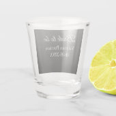 Brautname Datum schwarz weiß Junggesellinnenabschi Schnapsglas (Rückseite)