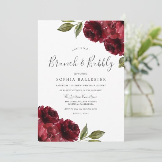 Brautparty Burgundy Red Blume Brunch & Bubbly Einladung (Stehend Vorderseite)