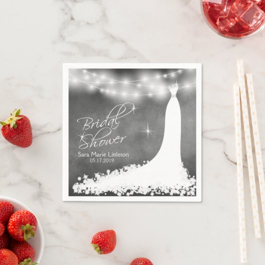 Brautparty Chalkboard mit String Lights & Gown Serviette (Beispiel)