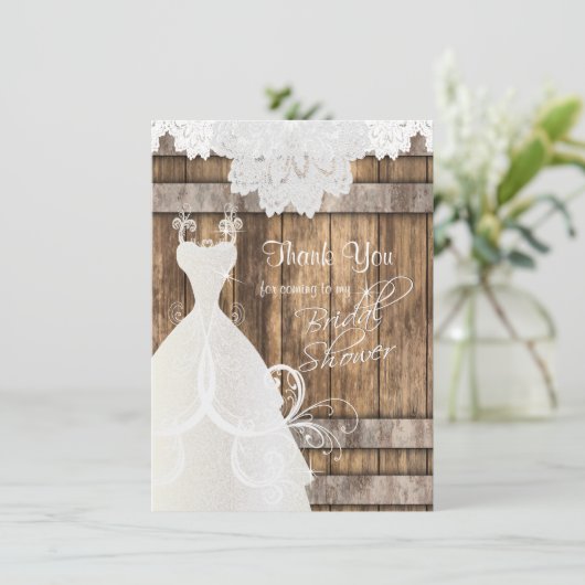 Brautparty in rustikalem Holz und Spitzen Dankeskarte (Stehend Vorderseite)