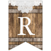 Brautparty in rustikalem Holz und Weiße Spitzen Wimpelkette (Dritte Fahne)