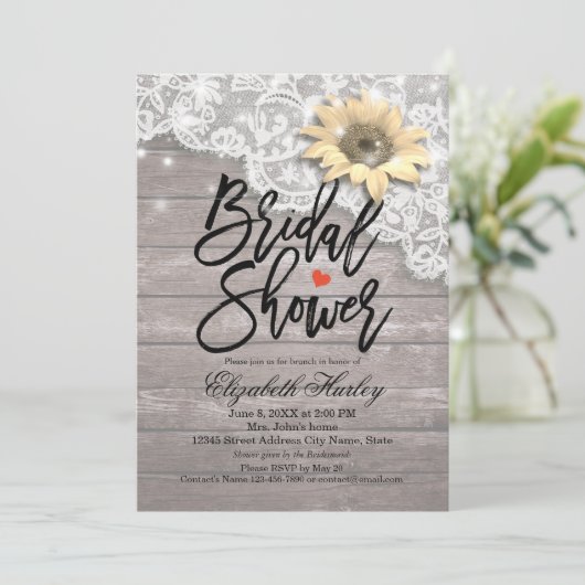 Brautparty Lace Sonnenblumen Holz & String Lights Einladung (Stehend Vorderseite)