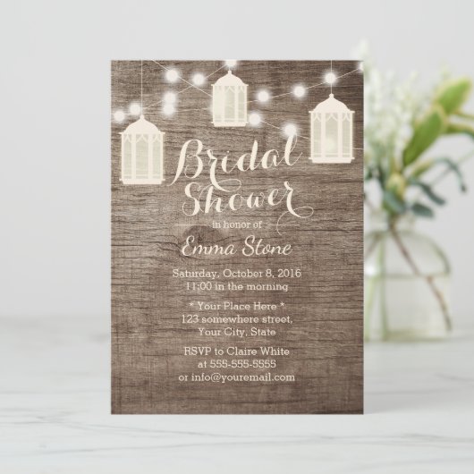 Brautparty Lanterns & Strings Rustikales Holz Einladung (Stehend Vorderseite)