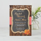 Brautparty Pumpkin Fall Wood Chalk Einladung (Stehend Vorderseite)