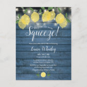 Brautparty Rustikale String Lights Squeeze Lemons Ankündigungspostkarte (Vorderseite)