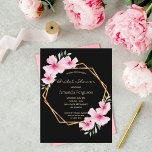 Brautparty Schwarz-Rosa-Flora Einladung Postkarte<br><div class="desc">Eine elegante tropische Sommerfrische. Mit einem geometrischen Rahmen in goldenem Imitat,  der mit rosa Hibiskus dekoriert ist,  Blume tropische Blumen mit etwas Grün. Schwarze Hintergrundfarbe Der Text: Brautparty und der Name der Braut,  die sein soll,  werden mit einem modernen Handgeflecht geschrieben. Goldener Text. Zurück: schwarze Hintergrundfarbe.</div>