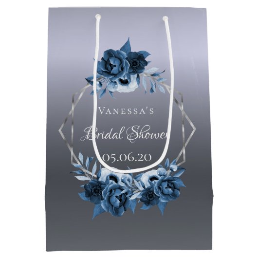 Brautparty silberne blaue Blumen geometrisch Mittlere Geschenktüte (Rückseite)