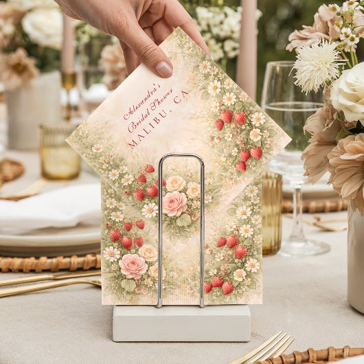 Brautschauer im Erdbeerrosé-Garten Serviette