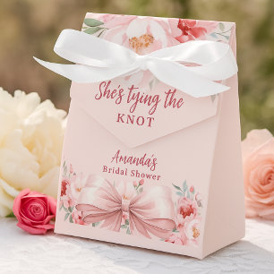 Brautschleife binden rosa Floralien Junggesellinne Geschenkschachtel