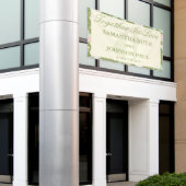 Brautstoff mit Salbeigrünen Elfenblumen Banner (Äußeres Gebäude)