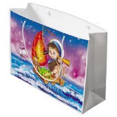 Brave Sailor Große Geschenktüte (Rückseite Schrägansicht)