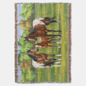 Brawn Bay Appaloosa Pferde im Sommer Weide Decke (Vorderseite Vertikal)