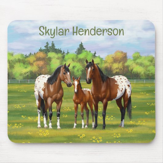 Brawn Bay Appaloosa Pferde im Sommer Weide Mousepad (Vorne)