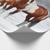 Brawn Bay Pinto Paint Quarter Pferde im Schnee Geschenkpapier (Ecke)