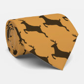 Brawn Deer Leaping auf Tan Necktie Krawatte (Gerollt)