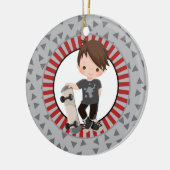 Brawn Hair Skateboard Boy - Grau Red Keramik Ornament (Links)