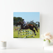Brawn Show Jumping Horse, Quadratische Wanduhr (Zuhause)