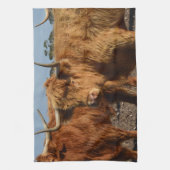 Brawny Beauty: Die majestätische Big Brown Highlan Geschirrtuch (Vertikal)