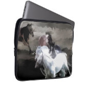 Breaking Free - Wilde Pferde Laptopschutzhülle (Vorne Rechts)