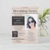 Breaking News zum Geburtstag Einladung (Stehend Vorderseite)