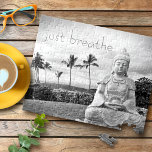 Breathe Hawaii Buddha Black and White Foto Puzzle<br><div class="desc">"Atme einfach!" Jedes Mal, wenn ich die Große Insel besuche, muss ich diesen Buddha besuchen. Etwas an der Pracht des Ozeans, dem friedlichen Gesicht und der Einsamkeit seiner Lage lässt mich ruhig, ruhig und glücklich fühlen. Nehmen Sie sich einen Moment Zeit, um sich zu entspannen, wann immer Sie an diesem...</div>