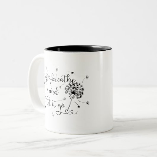 Brechen Sie einfach die Tasse des Kaffees (Vorderseite Links)