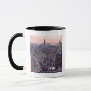 Breite Ansicht von Manhattan am Sonnenuntergang Tasse