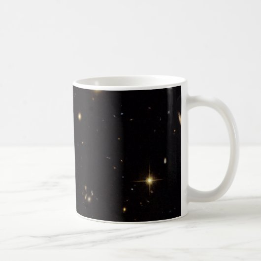 Breite Sicht auf das Spiderweb Galaxy Feld Kaffeetasse (Rechts)